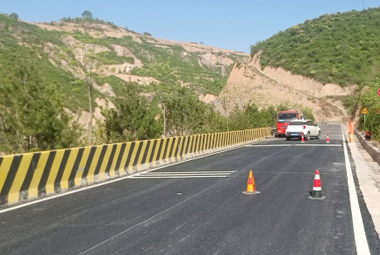 Construction of the new G30 Luoyang Xin'an section